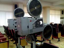 Phim nhựa 35mm: Tiếp tục hay dừng lại?
