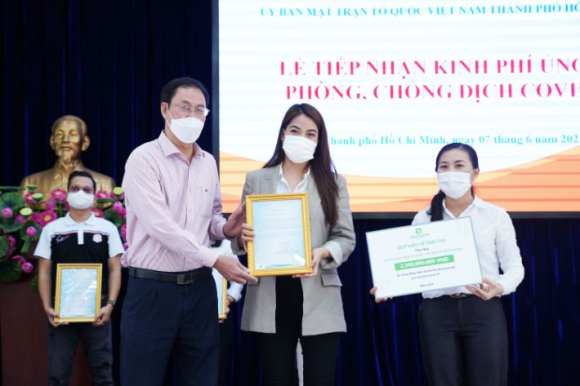 Trương Ngọc Ánh, Chi Bảo và Quỹ Hiểu về trái tim tiếp sức mùa dịch