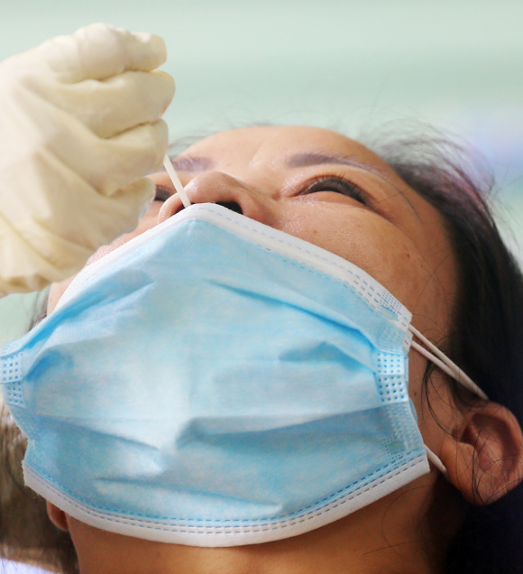 Nhiều nơi ghi nhận các biến thể mới lây lan nhanh, Bộ Y tếyêu cầu đẩynhanh tiêm vaccine COVID-19, giám sát chặt chẽ dịch bệnh